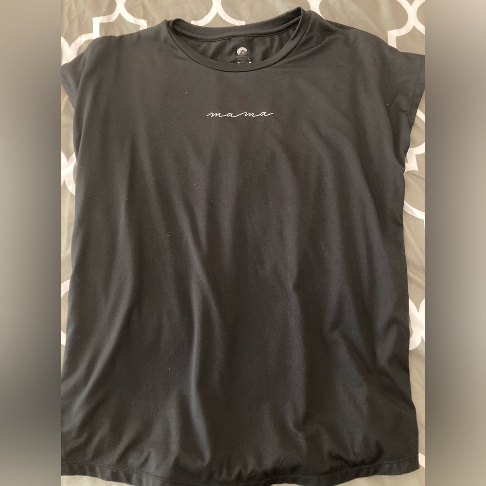 Kindred Bravely small Mama nursing shirt